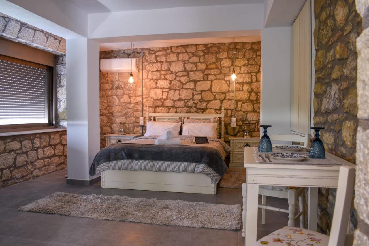 Willa Coastal Stone Hideaway With Stunning Scenery Kitriaí Zewnętrze zdjęcie