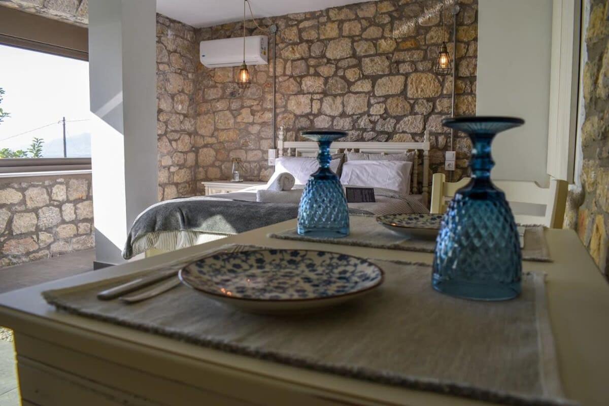 Willa Coastal Stone Hideaway With Stunning Scenery Kitriaí Zewnętrze zdjęcie