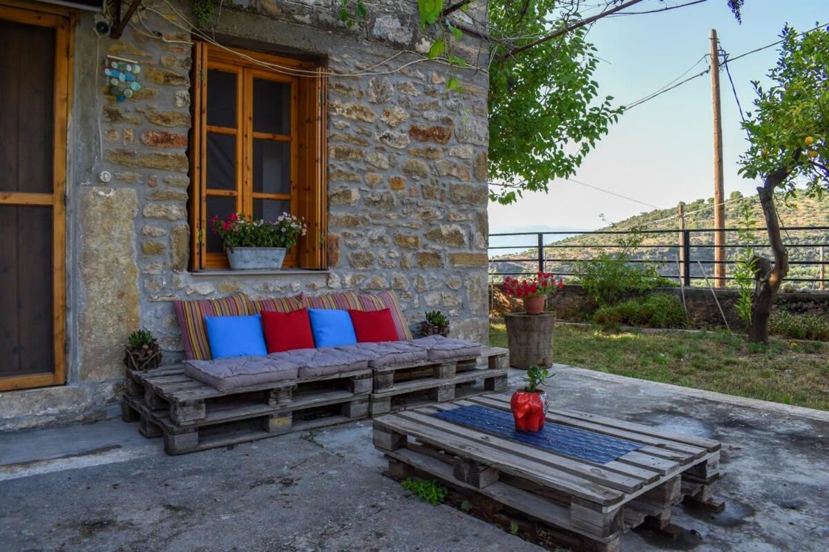 Willa Coastal Stone Hideaway With Stunning Scenery Kitriaí Zewnętrze zdjęcie