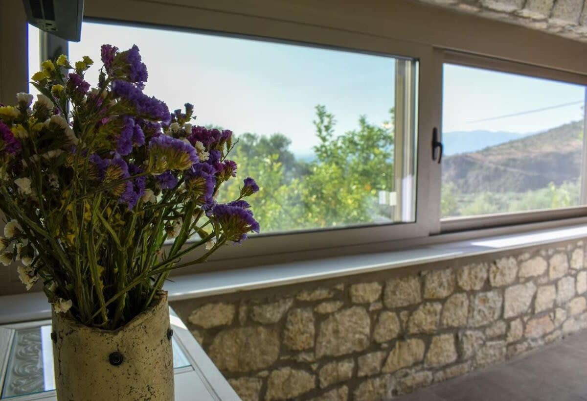 Willa Coastal Stone Hideaway With Stunning Scenery Kitriaí Zewnętrze zdjęcie